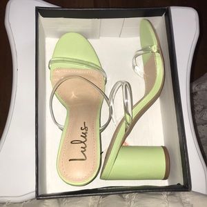 Adorable pistachio green summer sandals!!!!